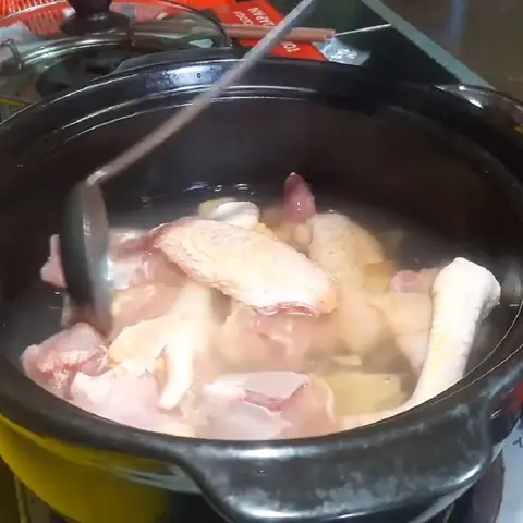 CÃ¡ch lÃ m gÃ  náº¥u rÆ°á»£u gá»«ng ÄÆ¡n giáº£n, thÆ¡m ngon ná»©c mÅ©i