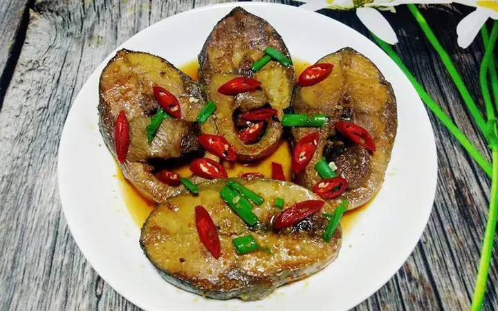 Cách Nấu Cá Ngừ Kho Nước Dừa