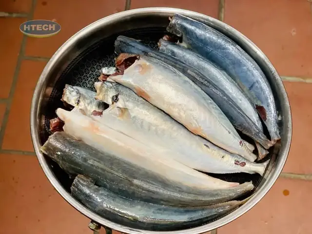 Sơ Chế Cá Nục, Măng Tươi Và Các Nguyên Liệu Khác