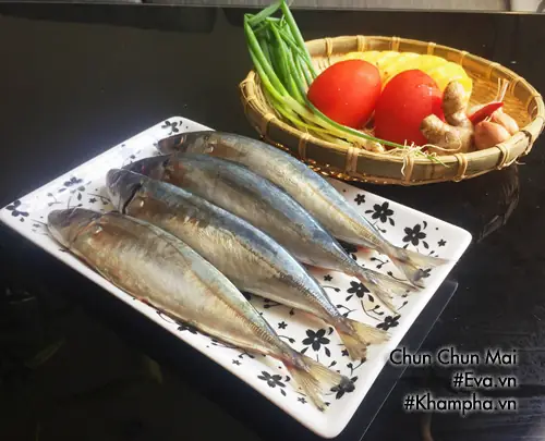 Hãy đổi món cho bữa cơm gia đình bạn với món cá nục kho dứa đậm đà, ngon cơm này nhé!