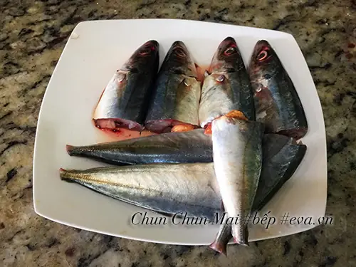 Cá nục kho cà chua là một món ăn dân dã của người dân vùng biển. Những miếng cá kho béo ngậy đậm đà, thơm mùi gừng, vị cay nhẹ ăn nóng cùng cơm trắng rất ngon. Cá nục kho cà chua là một món ăn dân dã của người dân vùng biển. Những miếng cá kho béo ngậy đậm đà, thơm mùi gừng, vị cay nhẹ ăn nóng cùng cơm trắng rất ngon.