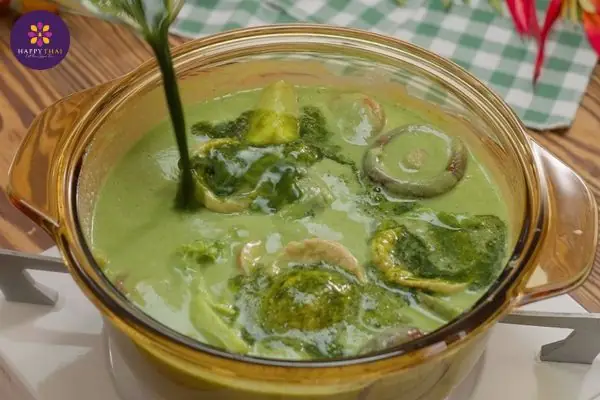 Nấu nước dùng cà ri Nấu nước dùng cà ri