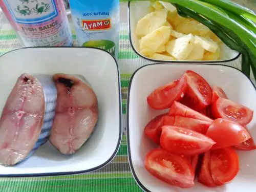 Nguyên liệu nấu cá thu sốt cà chua Nguyên liệu nấu cá thu sốt cà chua