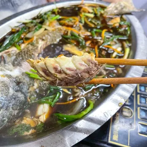 Món sủ hấp xì dầu tại bếp Cá Mú Đỏ