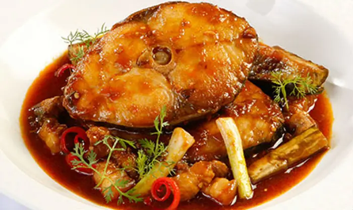 Cá thu một nắng sốt cà chua Cá thu một nắng sốt cà chua