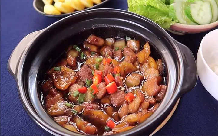 Món kho từ thịt heo Món kho từ thịt heo