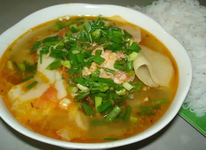 3. Canh măng chua cá rô phi