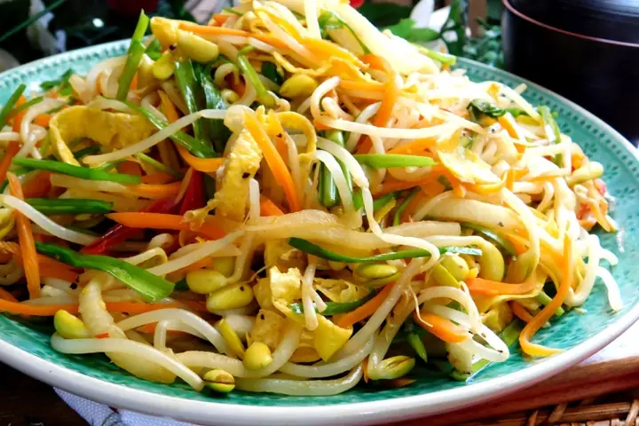 2. Giá xào đậu hũ 2. Giá xào đậu hũ