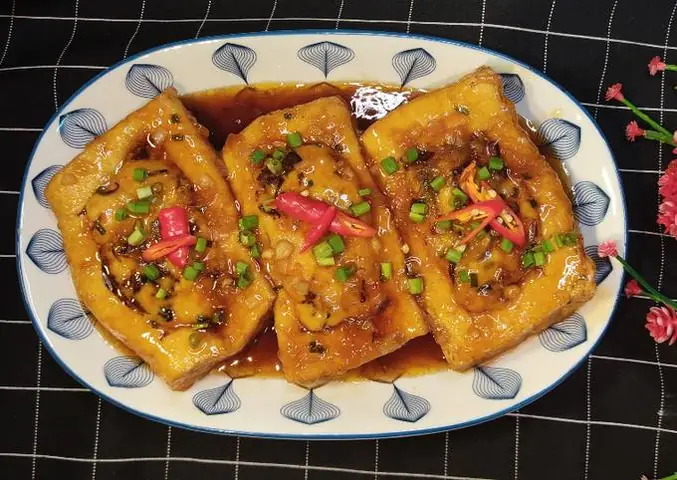 Đậu Hũ Nhồi Kho Nước Tương Chay