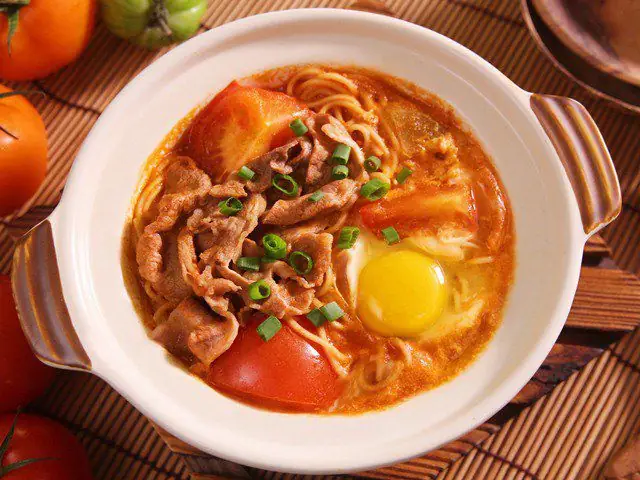 Thỉnh Thoảng Chị Em Hãy Thay Đổi Cách Nấu Các Món Mì Nước Ngon Lại Hấp Dẫn Này Để Cả Nhà Thưởng Thức Cho Bớt Ngán Nhé!