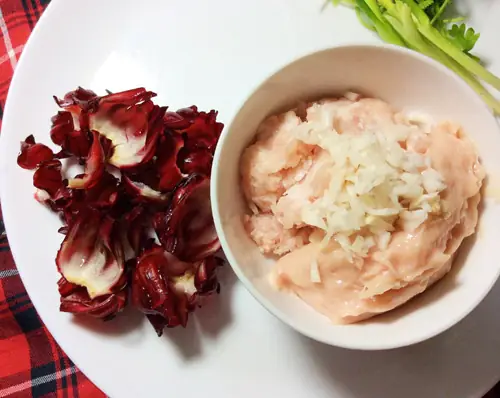 Thưởng thức canh hoa atiso đỏ với thịt mọc cứ chua chua, ngòn ngọt lại nóng hổi trong ngày lạnh này thật hấp dẫn. Thưởng thức canh hoa atiso đỏ với thịt mọc cứ chua chua, ngòn ngọt lại nóng hổi trong ngày lạnh này thật hấp dẫn.