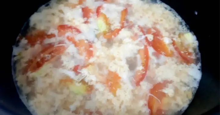 Bước 3: Tạo hiệu ứng “mây” với lòng trắng trứng