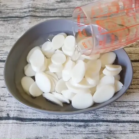 Cách Nấu Canh Bánh Gạo Hàn Quốc