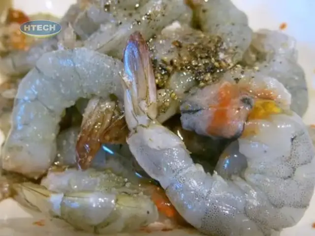 3.1. Cách ướp hải sản và phi hành vàng giòn