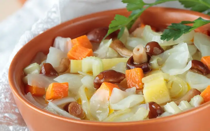 Canh bắp cải cuộn nấm chay thơm ngon và bổ dưỡng