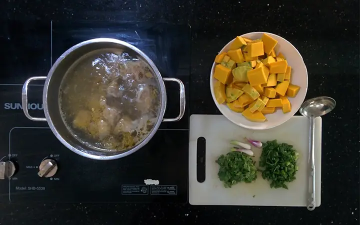 2cách Nấu Canh Gà Hầm Bí Đỏ 2cách Nấu Canh Gà Hầm Bí Đỏ