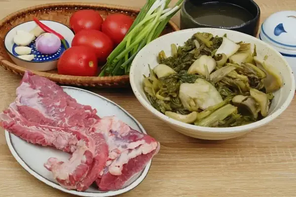 Mẹo chọn dưa cải chua ngon: