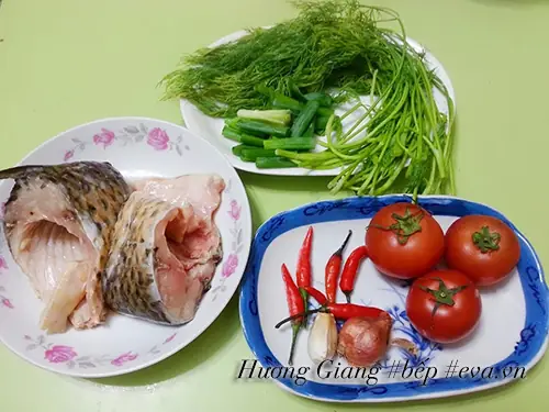 Thưởng Thức Món Canh Cá Chép Nấu Thì Là Thơm Phức, Chua Dịu, Nóng Hổi Trong Tiết Trời Này Vô Cùng Thú Vị.