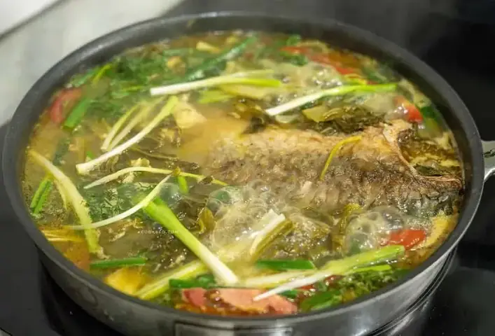 Bước 2: Cách Làm Cá Diếc Nấu Canh Chua