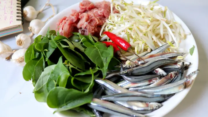 Canh lá giang giải nhiệt, nấu cá cơm, thịt bò - Ảnh 1. Canh lá giang giải nhiệt, nấu cá cơm, thịt bò - Ảnh 1.