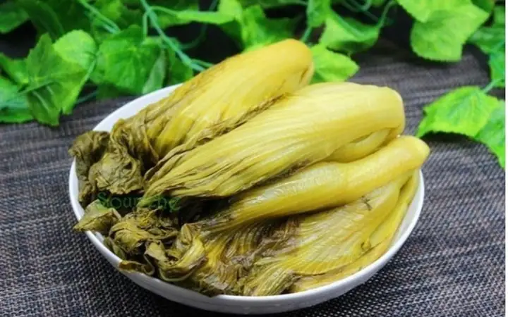 Cá Trê Nấu Dưa Cải Chua Rất Thích Hợp Cho Những Ngày Hè Nóng Nực. Chỉ Với Nguyên Liệu Dễ Kiếm Cùng Cách Làm Đơn Giản Bạn Đã Có Ngay Một Món Ngon Để Chiêu Đãi Cả Nhà.