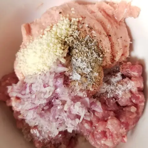 Ướp giò thịt và xương heo