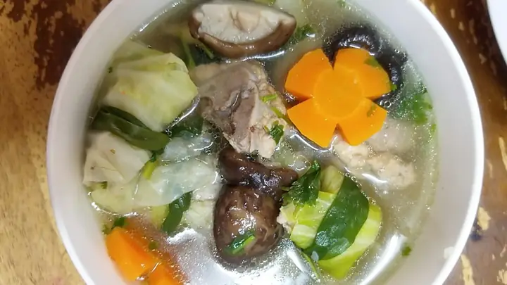 Canh bắp cải cuộn thịt