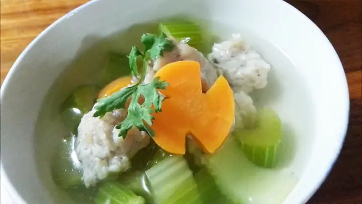 Canh Cần Tây Chả Cá - Món Lạ Nhưng Ăn Là Ghiền