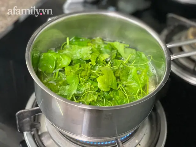 Có Loại Rau Mọc Bờ Mọc Bụi, Mang Về Nấu Canh Thì Ăn Cực Mát Lại Giúp Ngủ Ngon! - Ảnh 6.