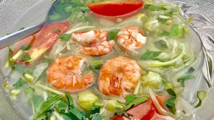 Canh Chua Bông So Đũa Nấu Tôm Là Món Ăn Thơm Ngon Phổ Biến Trong Bữa Ăn Của Người Việt. Cùng Tìm Hiểu Cách Làm Món Canh Chua Này Bạn Nhé!