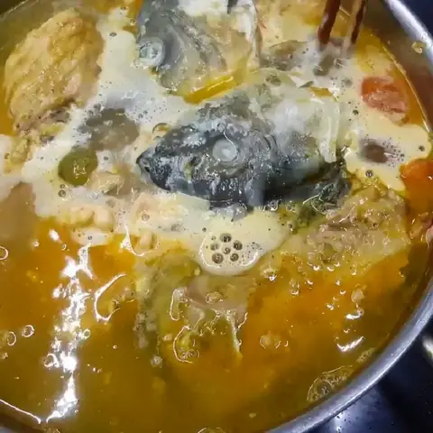 Cách làm canh cá chép nấu sấu thơm ngon, hấp dẫn cho mâm cơm gia đình