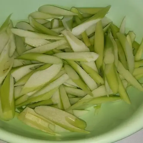 Cách làm canh cá chép nấu sấu thơm ngon, hấp dẫn cho mâm cơm gia đình