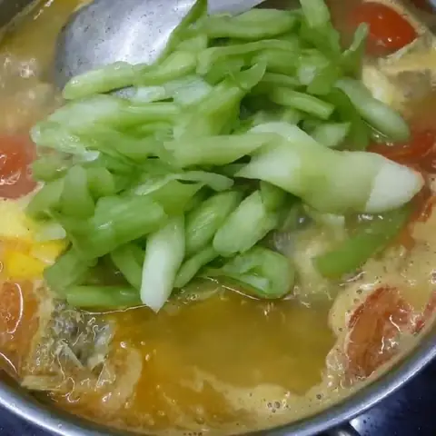 Cách làm canh cá chép nấu sấu thơm ngon, hấp dẫn cho mâm cơm gia đình