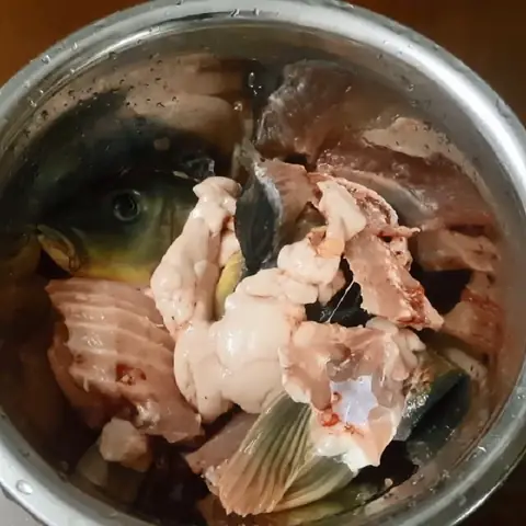 Cách làm canh cá chép nấu sấu thơm ngon, hấp dẫn cho mâm cơm gia đình