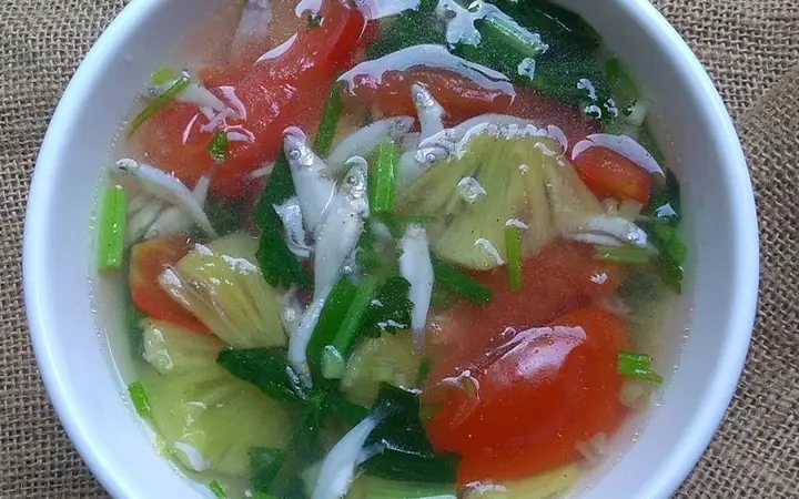 Cách Nấu Canh Chua Cá Cơm Ngon Chuẩn Vị Không Tanh