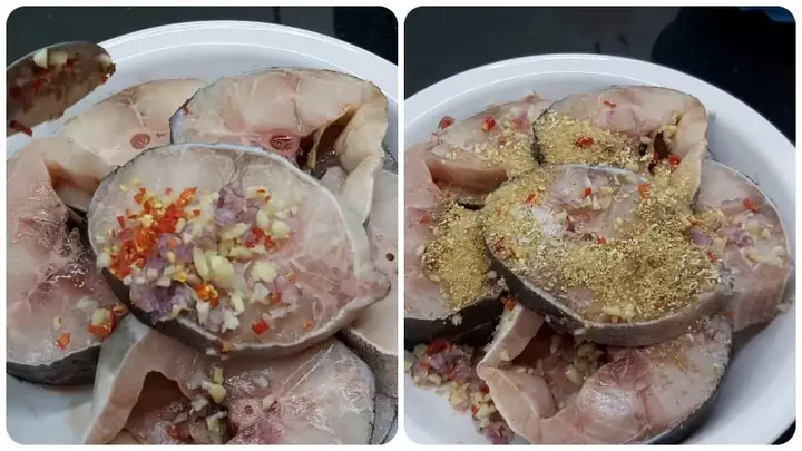 Bước 4: Nấu canh chua cá bớp kết hợp nguyên liệu