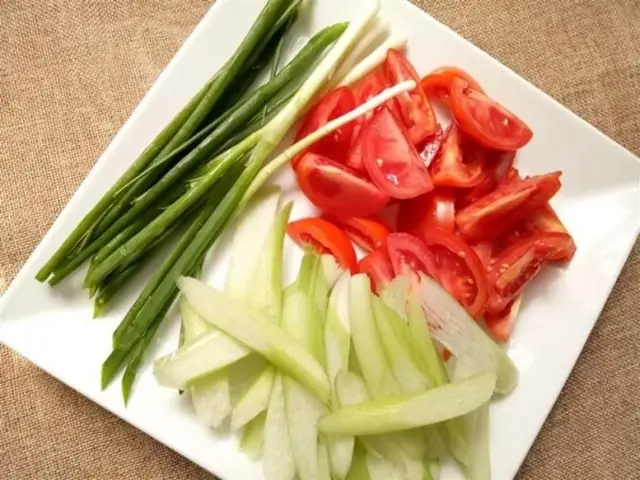 Cách Nấu Canh Chua Cá Lóc Dọc Mùng