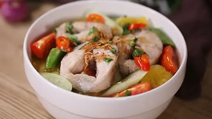 1. Món canh chua cá lóc dân dã