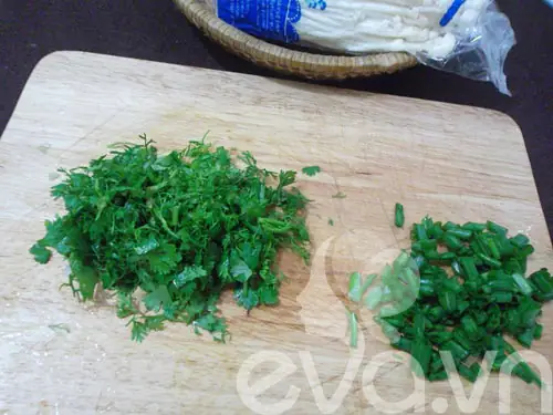 Món canh chua giò sống vừa ngon lại vừa bổ dưỡng cho bữa cơm gia đình. Món canh chua giò sống vừa ngon lại vừa bổ dưỡng cho bữa cơm gia đình.