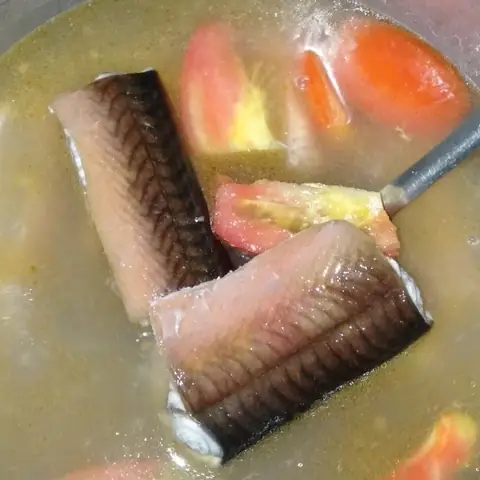 Nấu canh chua lươn