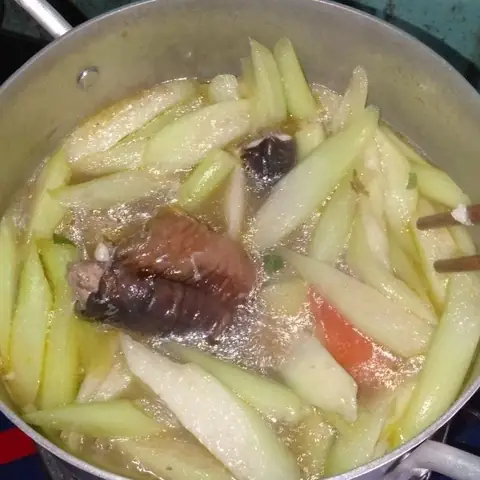 Nấu canh chua lươn