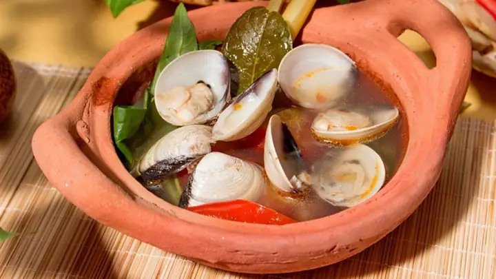 Canh Chua Là 1món Ăndân Dã, Giản Dị Nhưng Lại Cực Kỳ Đưa Cơm Trong Những Bữa Cơm Gia Đình. Cùng Học Ngay Cách Nấu Món Canh Chua Nghêu Đổi Gió Cho Cả Nhà Sau Đây Nhé!