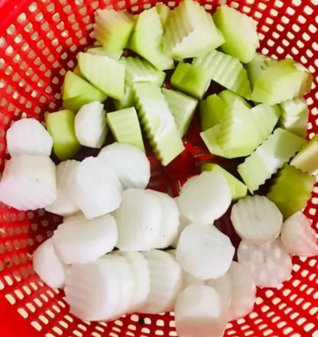 Món Canh Này Nấu Chưa Tới 20 Phút Là Xong Mà Đủ Thịt Đủ Rau, Ngon Miễn Bàn! - Ảnh 4. Món Canh Này Nấu Chưa Tới 20 Phút Là Xong Mà Đủ Thịt Đủ Rau, Ngon Miễn Bàn! - Ảnh 4.