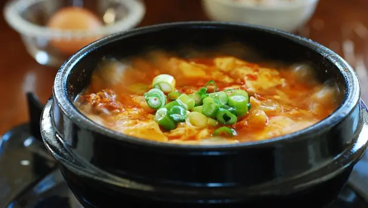 1. Nguyên liệu cho món canh đậu phụ cay 1. Nguyên liệu cho món canh đậu phụ cay