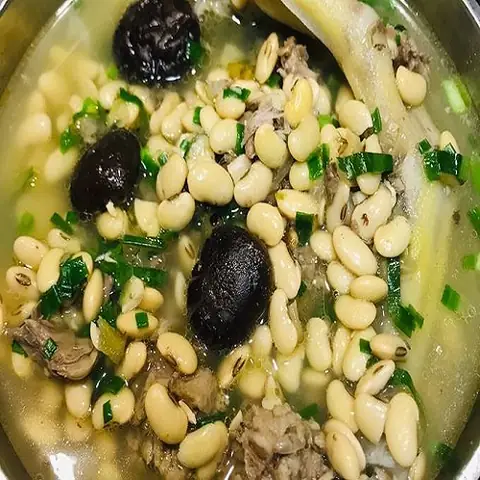 Canh đỗ tương ninh xương ngan là món ăn giàu dinh dưỡng