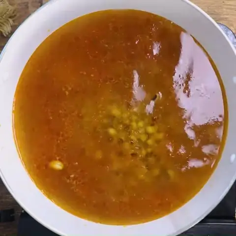 Chiên săn và hầm sườn với đậu, củ quả Chiên săn và hầm sườn với đậu, củ quả