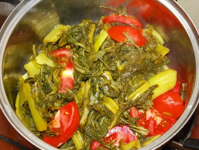 Với Nồi Canh Cá Không Tanh, Cùng Vị Chua Dịu Của Dưa Và Béo Mềm Của Cá Sẽ Là Sự Lựa Chọn Tuyệt Vời Cho Bữa Cơm Gia Đình Bạn. Với Nồi Canh Cá Không Tanh, Cùng Vị Chua Dịu Của Dưa Và Béo Mềm Của Cá Sẽ Là Sự Lựa Chọn Tuyệt Vời Cho Bữa Cơm Gia Đình Bạn.