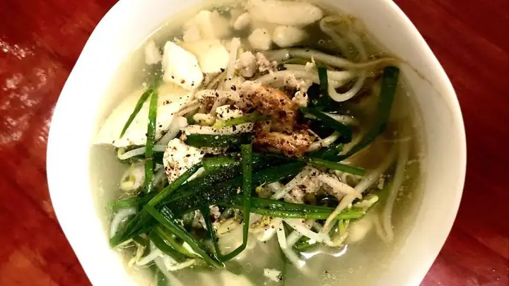 B2: Nấu canh đậu hũ giá hẹ