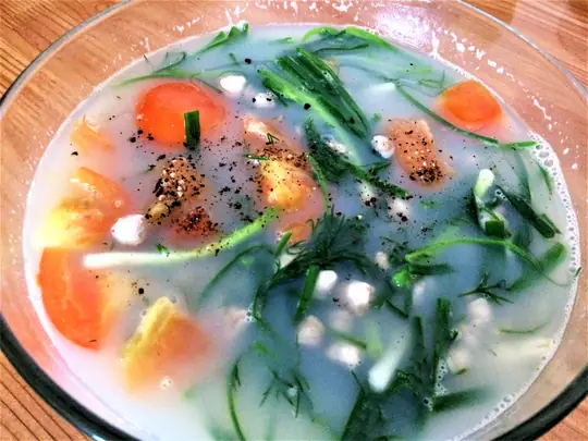 Trưa hè nóng bức mà bữa cơm có tô canh hến thì là cà chua ăn thì còn gì bằng.