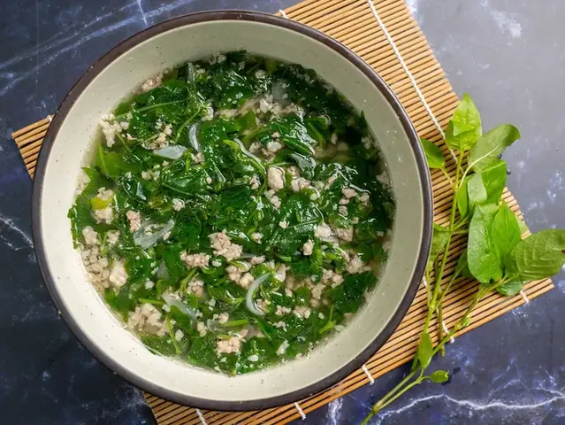 Canh Hến Nấu Rau Ngót Vừa Ngon Vừa Mát, Chị Em Nhớ Thử Nha.